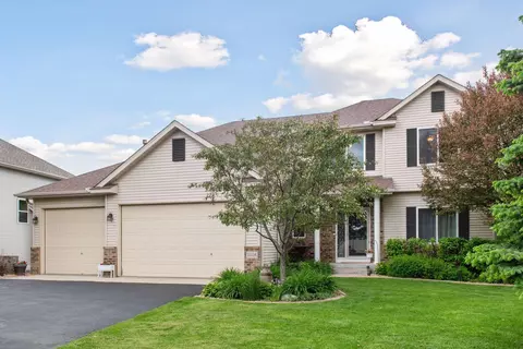 1028 Breezy Ct, Waconia, MN 55387
