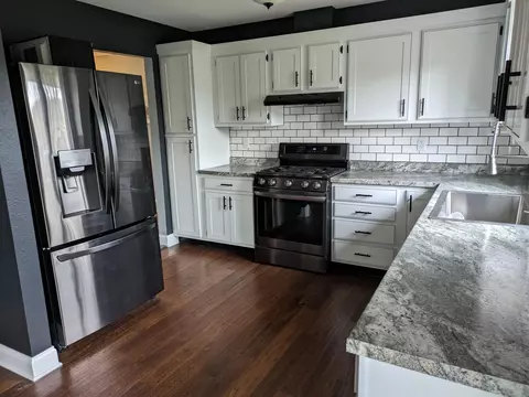 204 Edgeview Dr, Rollingstone, MN 55969 photo 5
