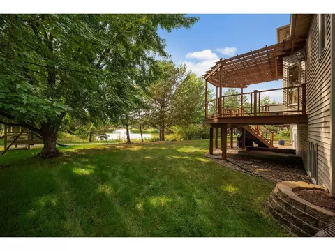 1471 Wintergreen Ct, Victoria, MN 55386