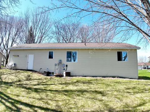 513 25th St SE, Willmar, MN 56201 photo 5