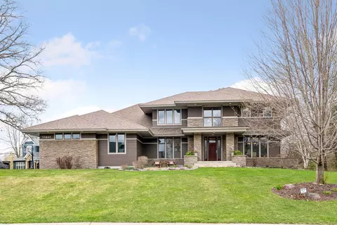11641 Aileron Cir, Inver Grove Heights, MN 55077