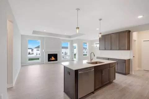 4385 Monarch Dr, Woodbury, MN 55129