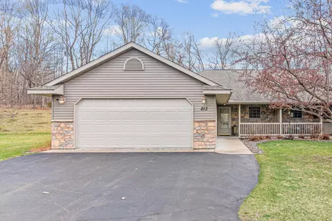 813 Maple Leaf Ct, Saint Croix Falls, WI 54024