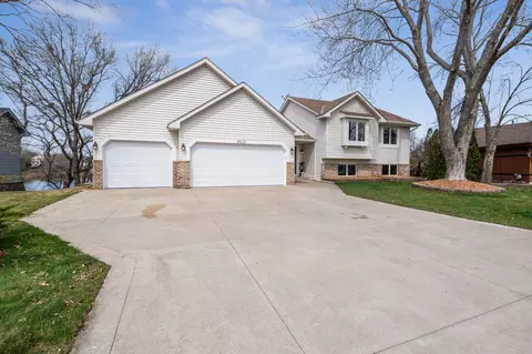 4621 Manor Dr, Eagan, MN 55123 photo 8