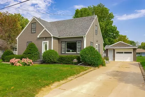 116 Park Ave N, Vermillion, MN 55085