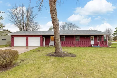 300 Evergreen Dr E, Cannon Falls, MN 55009