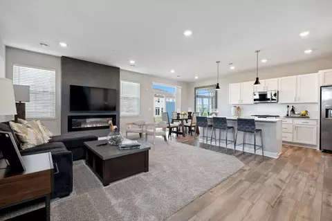 3042 Basswood St, Little Canada, MN 55117