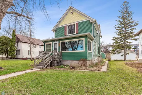 1117 College St N, Fargo, ND 58102