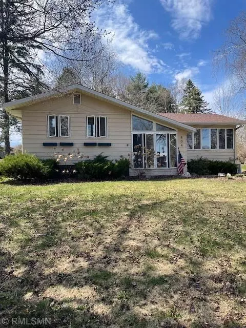 804 Hawthorne St, Amery, WI 54001