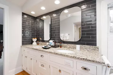 Bath - 112 3rd St, Excelsior, MN 55331 photo 2 of 5
