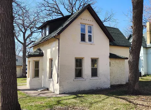 527 7th Ave S, Saint Cloud, MN 56301
