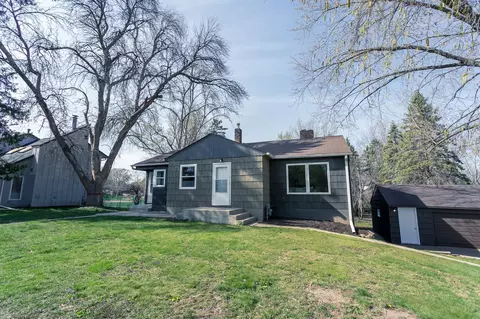 2715 5th St E, Maplewood, MN 55119