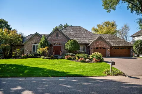 5100 Green Farms Rd, Edina, MN 55436