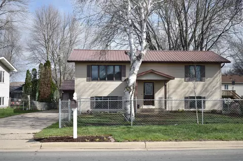 20 S Street St SW, Dodge Center, MN 55927