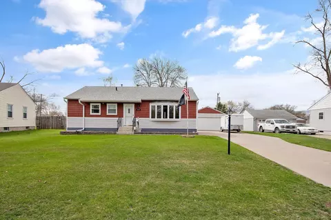 2123 Ericon Dr, Brooklyn Center, MN 55430