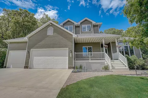 1035 Hawthorne Pl N, Monticello, MN 55362