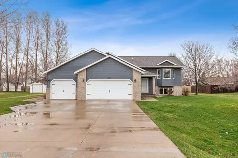 1900 49th Ave N, Moorhead, MN 56560
