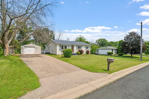 3865 77th St E, Inver Grove Heights, MN 55076