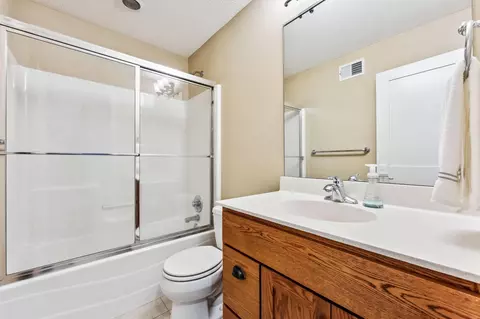 Bath - 3551 Lemieux Cir, Eagan, MN 55122 photo 3 of 5