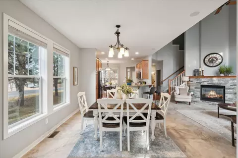 Dining - 3551 Lemieux Cir, Eagan, MN 55122 photo 2 of 4
