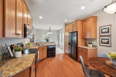 Kitchen - 3551 Lemieux Cir, Eagan, MN 55122 photo 3 of 4