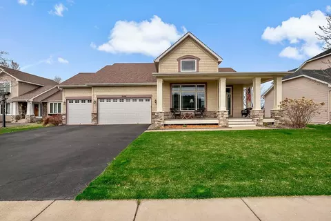 2420 Clover Field Dr, Chaska, MN 55318