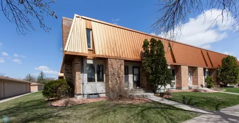 304 13th Ave E, West Fargo, ND 58078