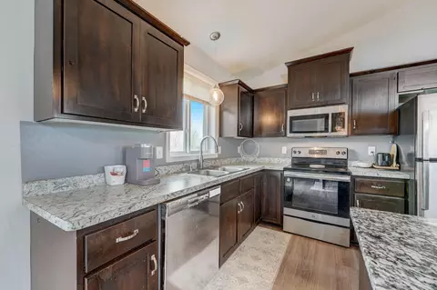 1691 Hidden Trl, Mayer, MN 55360 photo 14