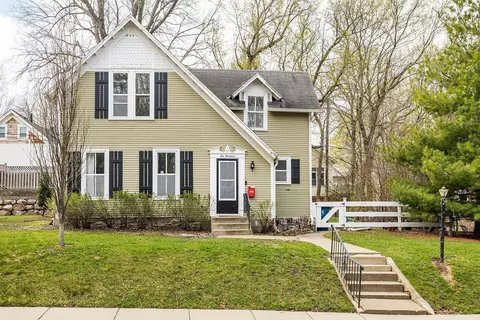 214 Bell St, Excelsior, MN 55331