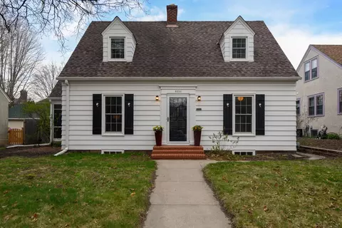 5220 Shoreview Ave, Minneapolis, MN 55417