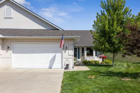 14945 Hillside Cir NW, Prior Lake, MN 55372