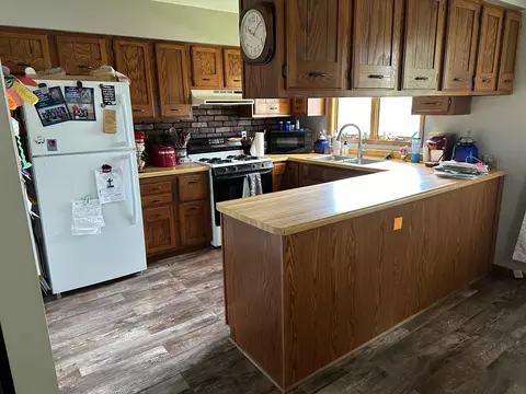 206 3rd St E, Tracy, MN 56175 photo 2