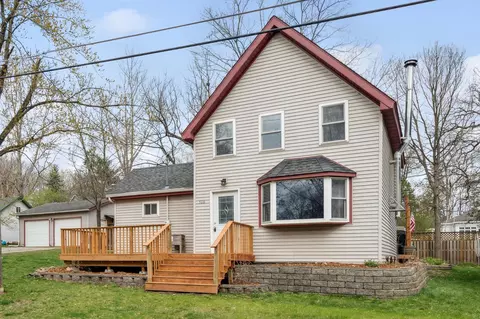 516 Pearl St, Prescott, WI 54021