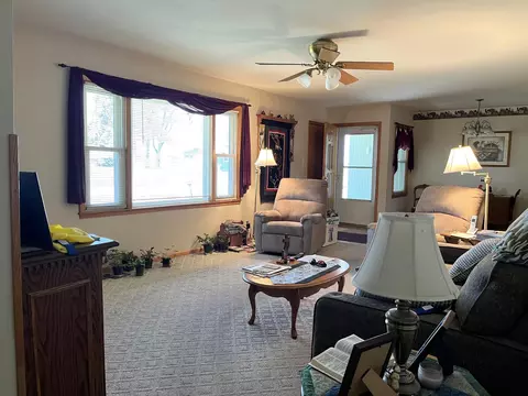 899 Winnie Ave, Windom, MN 56101 photo 5