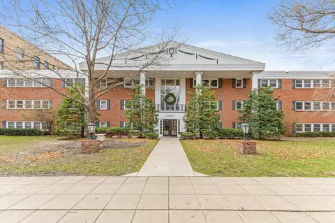 456 Summit Ave #208, Saint Paul, MN 55102