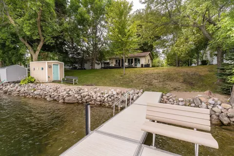 23028 Oak Leaf Ln, Battle Lake, MN 56515