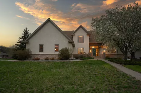 3180 Linden Dr, New Brighton, MN 55112