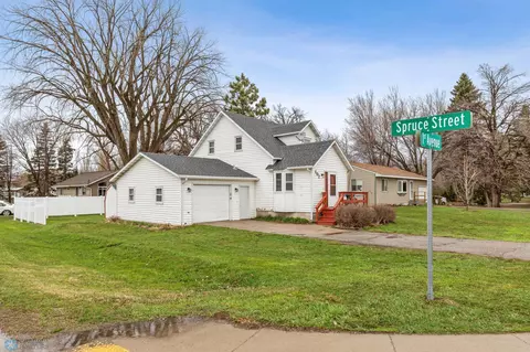 102 1st Ave N, Kindred, ND 58051