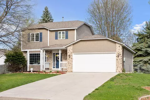 2917 Mckinley Dr, Woodbury, MN 55125
