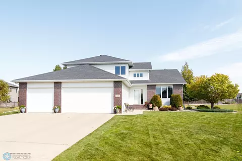 318 St Charles Pl, West Fargo, ND 58078