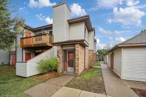 2054 Pathways Dr #22, Saint Paul, MN 55119