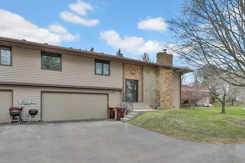 30171 Olinda Trl, Lindstrom, MN 55045