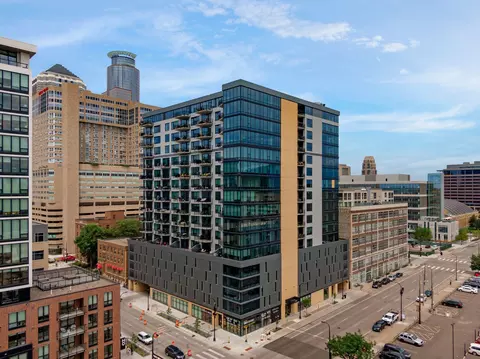 740 Portland Ave #1006, Minneapolis, MN 55415