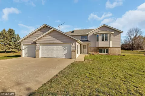 2475 13th St NE, Sauk Rapids, MN 56379