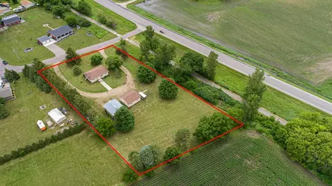 5433 Elkton Trl, Faribault, MN 55021