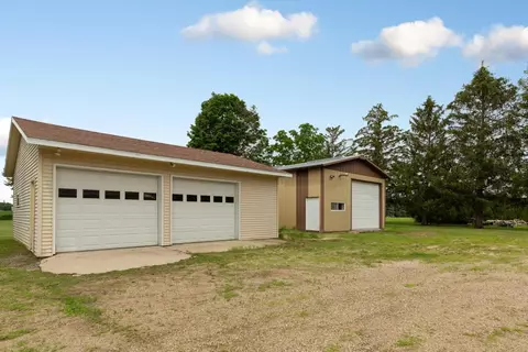 5433 Elkton Trl, Faribault, MN 55021 photo 9