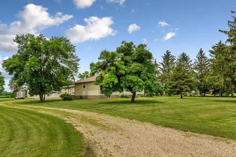 5433 Elkton Trl, Faribault, MN 55021 photo 13