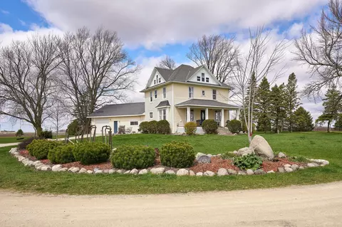 23185 Dodge Mower Rd, Sargeant, MN 55973