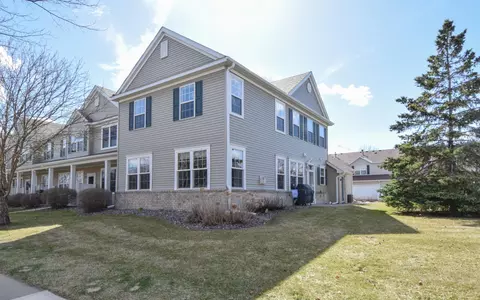 11307 Chisholm Cir NE #F, Blaine, MN 55449