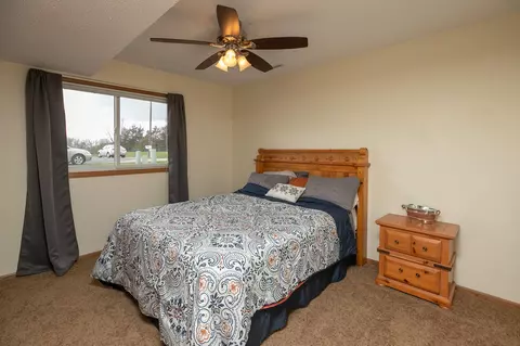 Bedroom - 215 Red School Ln, Kellogg, MN 55945 photo 5 of 8